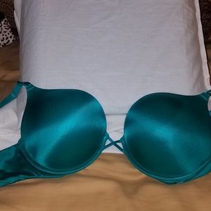 Victoria Secret Bombshell bra add 2 cup sizes